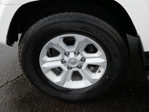 Used 2016 Toyota 4Runner SR5 image 15