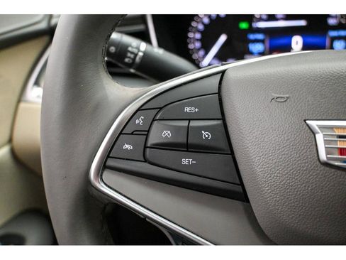 Used 2017 Cadillac XT5 Luxury w/ Driver Awareness Package image 37