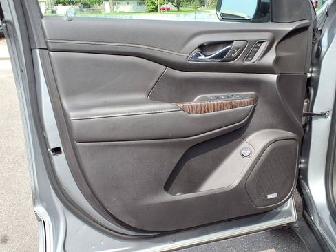 Used 2023 GMC Acadia Denali AWD/4WD image 13