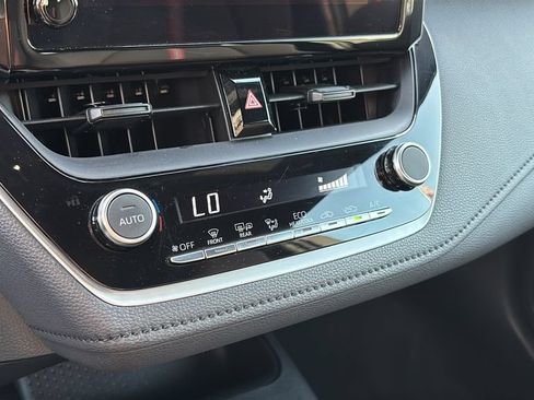 Used 2025 Toyota Corolla SE FWD image 20