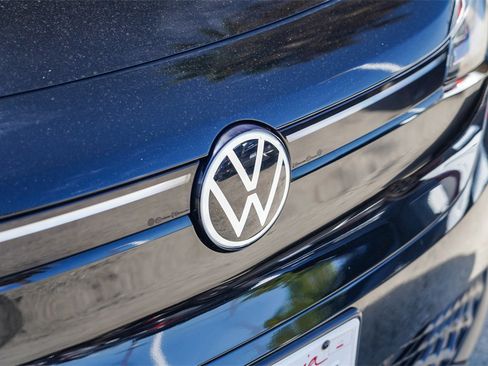 Used 2021 Volkswagen ID.4 Pro S image 3