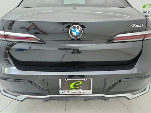 Used 2023 BMW 740i w/ Parking Assistance Package RWD image 11