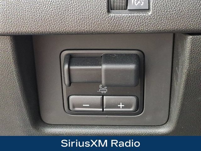 Used 2023 Chevrolet Colorado LT w/ LT Convenience Package II AWD/4WD image 9
