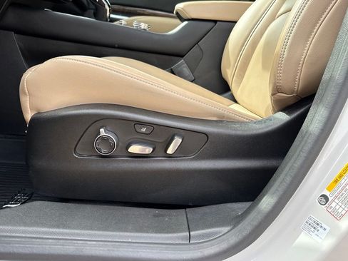 Used 2024 Cadillac XT4 Premium Luxury FWD image 14