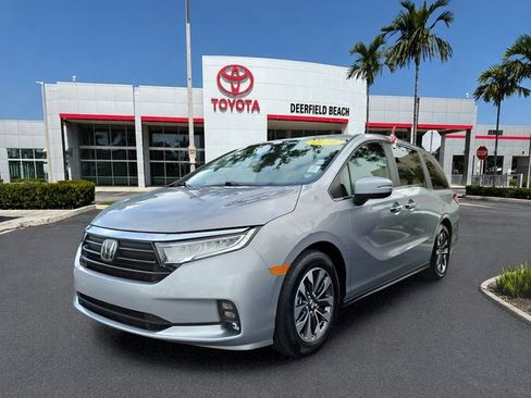 Used 2024 Honda Odyssey EX-L image 2
