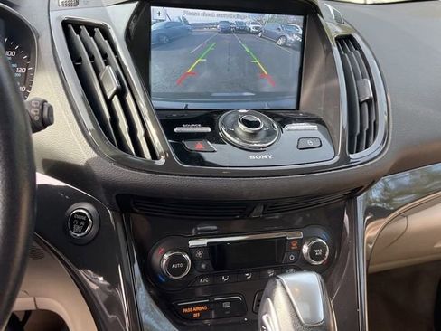Used 2016 Ford Escape Titanium image 10