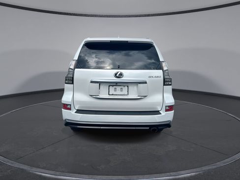 Used 2023 Lexus GX 460 Premium w/ Accessory Package AWD/4WD image 17