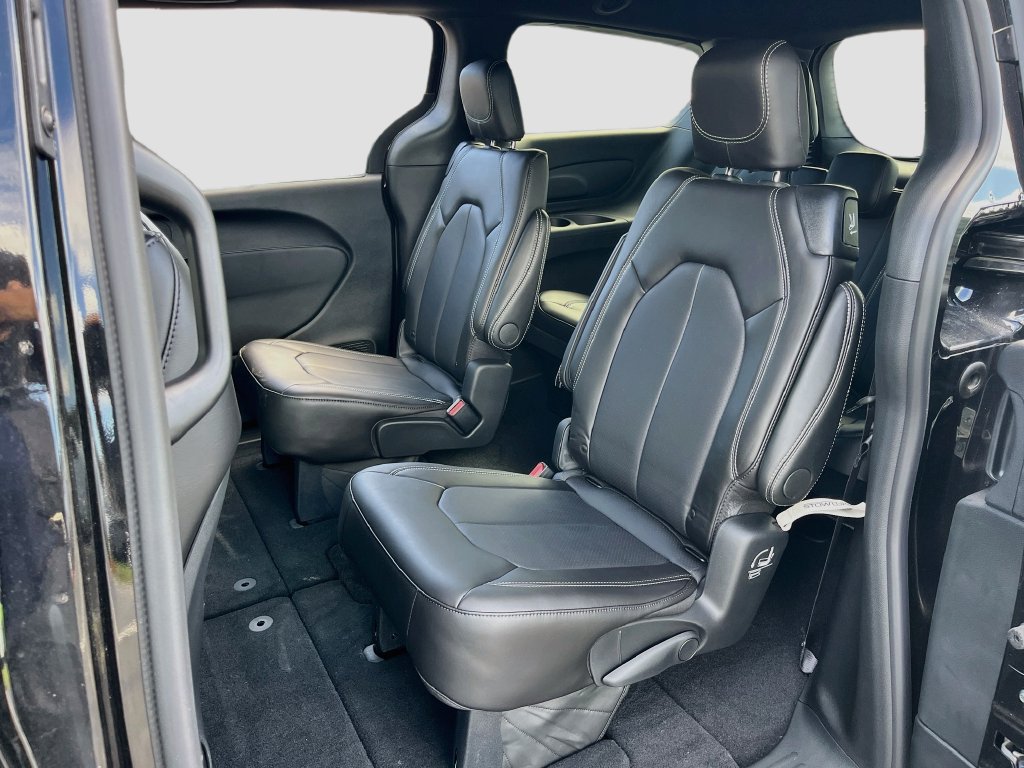 New 2026 Chrysler Voyager LX FWD image 23