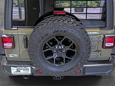Used 2025 Jeep Wrangler Unlimited Sport AWD/4WD image 12