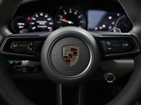 Certified 2024 Porsche 911 Carrera RWD image 32