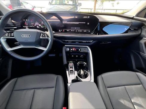 Used 2025 Audi Q5 Premium Plus w/ Premium Plus AWD/4WD image 14
