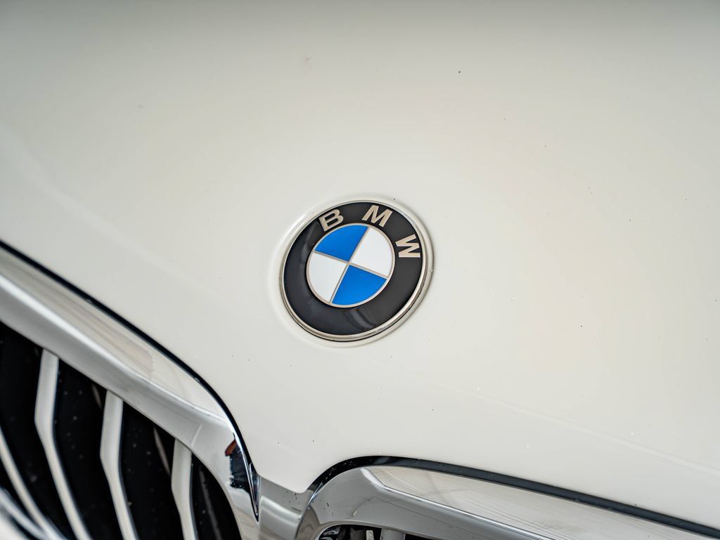 Used 2021 BMW X5 xDrive40i w/ Convenience Package AWD/4WD image 12