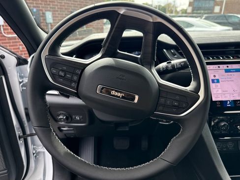 New 2025 Jeep Grand Cherokee Limited w/ MOPAR Finishing Package image 15