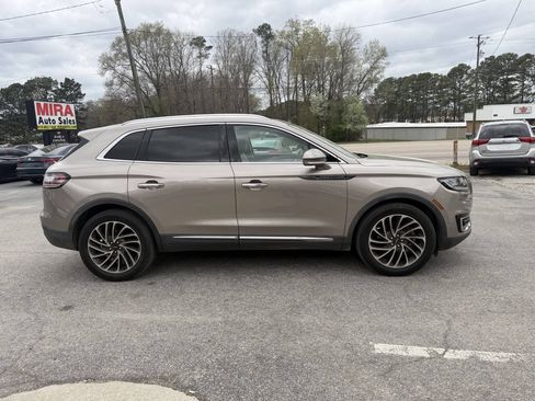 Used 2020 Lincoln Nautilus Reserve FWD image 8