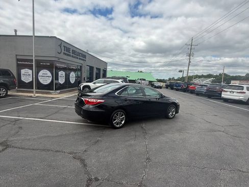 Used 2017 Toyota Camry SE FWD image 17