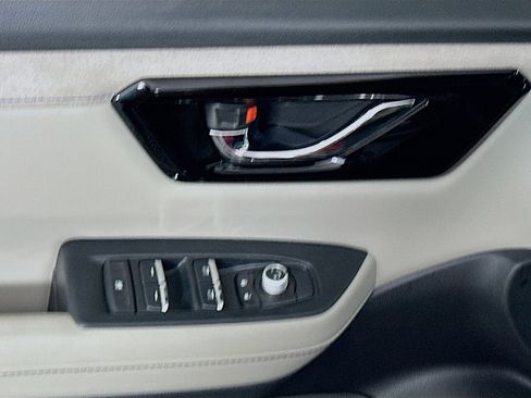 Used 2025 Subaru Forester Limited image 15