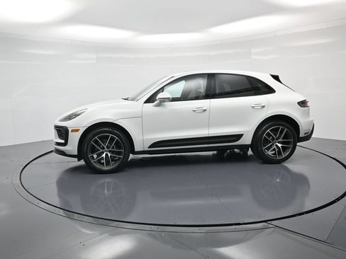 Certified 2026 Porsche Macan AWD/4WD image 2