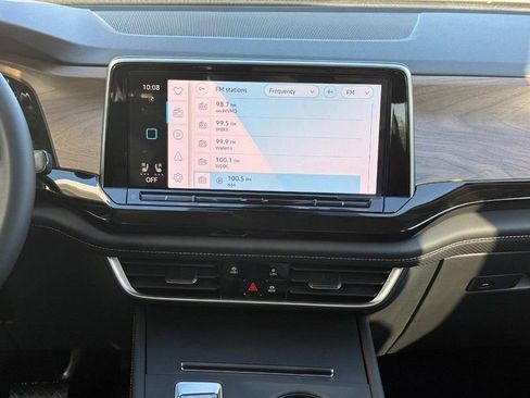 New 2026 Volkswagen Atlas SE image 7