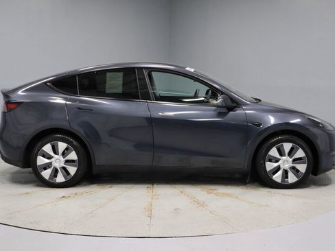 Used 2024 Tesla Model Y Long Range AWD/4WD image 7