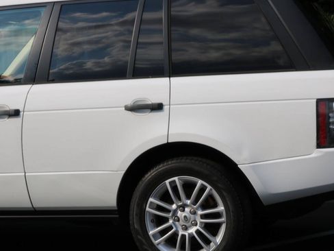 Used 2011 Land Rover Range Rover HSE AWD/4WD image 22