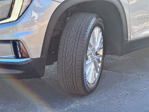 New 2025 GMC Acadia Elevation w/ Elevation Premium Package image 25