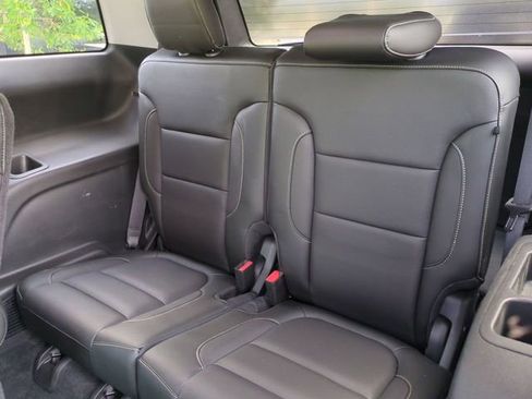 Used 2019 GMC Acadia SLT FWD image 16