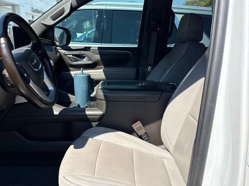 Used 2023 GMC Yukon SLT w/ SLT Luxury Package AWD/4WD image 1