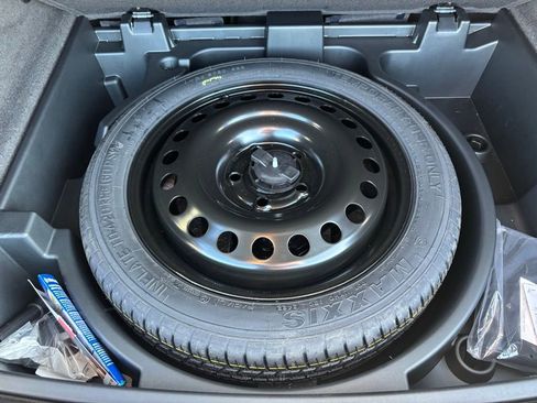 Used 2023 Cadillac XT4 Premium Luxury image 12