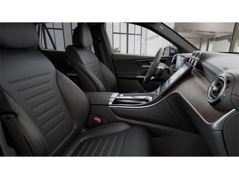 New 2025 Mercedes-Benz GLC 300 image 4