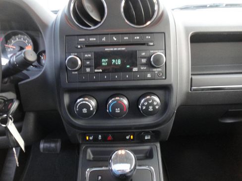 Used 2014 Jeep Patriot Latitude w/ Sun/Sound Group image 14