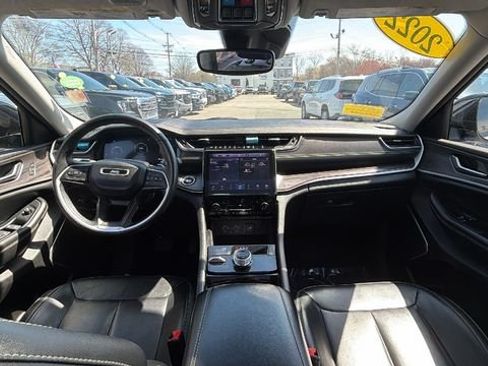 Used 2022 Jeep Grand Cherokee L Limited AWD/4WD image 21