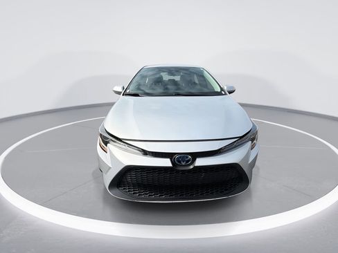 Used 2022 Toyota Corolla LE image 3