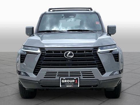Used 2025 Lexus GX 550 image 4