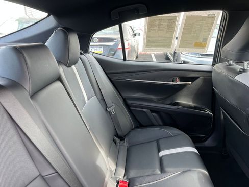 Used 2025 Toyota Camry SE image 37