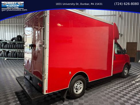 Used 2017 Chevrolet Express 3500 image 5