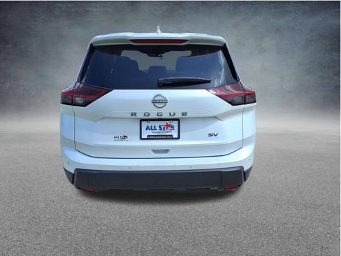 Used 2024 Nissan Rogue SV FWD image 7