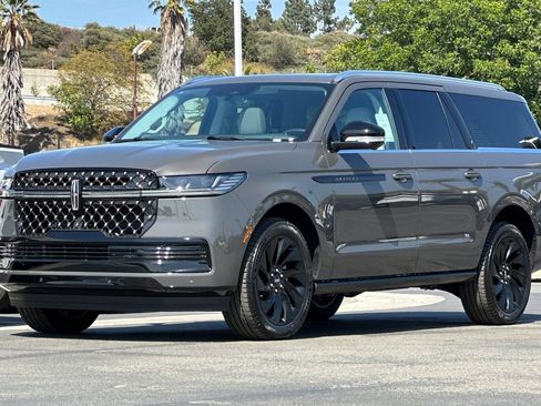 New 2026 Lincoln Navigator L Black Label AWD/4WD image 7