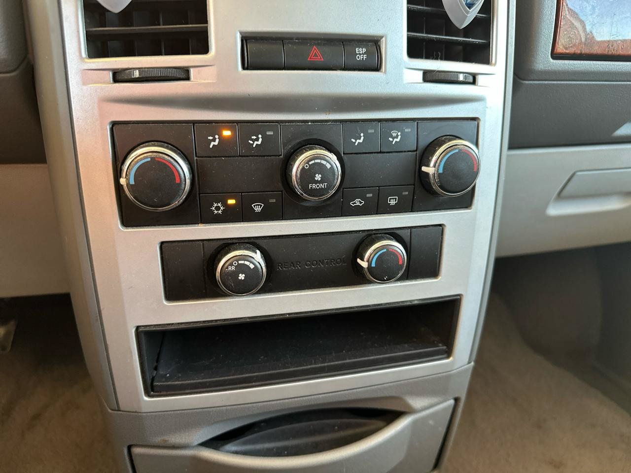 Used 2009 Chrysler Town & Country LX w/ PWR Convenience Group FWD image 53