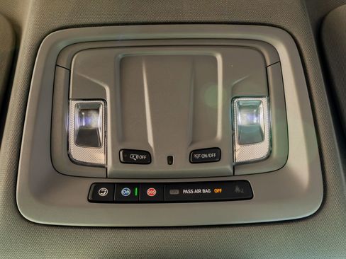 Used 2025 Chevrolet Silverado 2500 Custom w/ Custom Value Package image 28