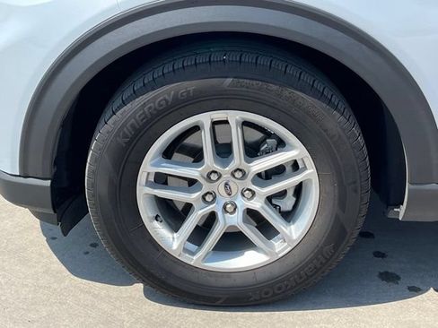 Used 2025 Ford Explorer Active RWD image 7