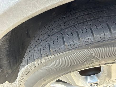 Used 2020 Ford Explorer Limited RWD image 14