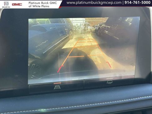 Used 2024 GMC Yukon SLT image 25