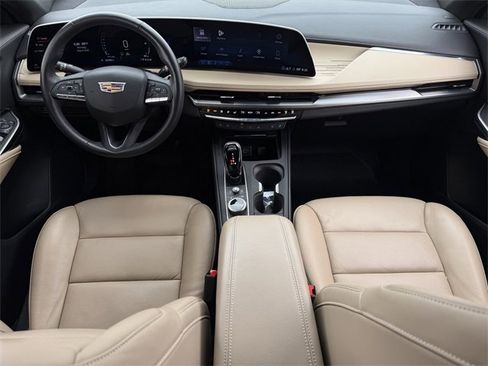 Used 2024 Cadillac XT4 Premium Luxury image 11