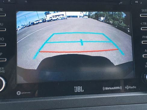 Used 2020 Toyota Sienna SE w/ SE Preferred Package FWD image 10