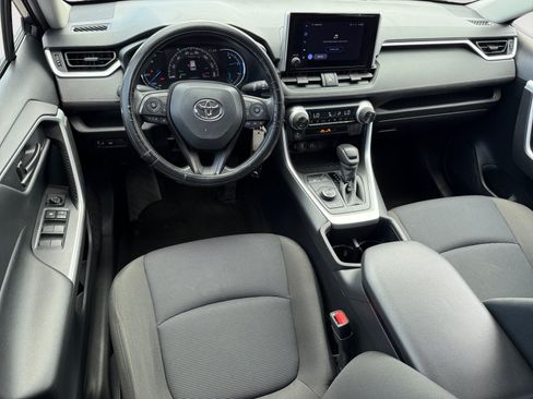 Used 2025 Toyota RAV4 LE AWD/4WD image 15