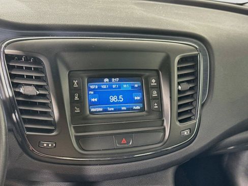 Used 2015 Chrysler 200 S w/ Comfort Group FWD image 8