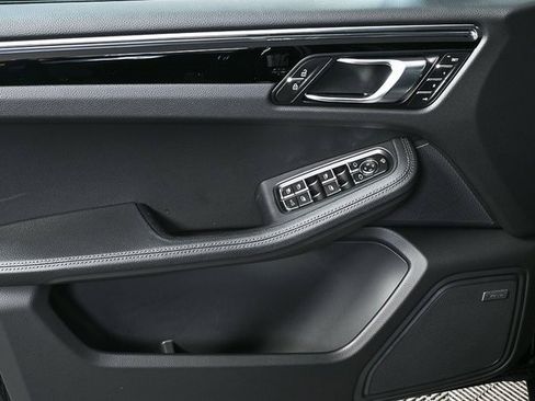 New 2026 Porsche Macan image 6