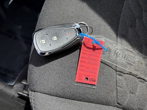 Used 2021 Chevrolet Equinox LT image 36