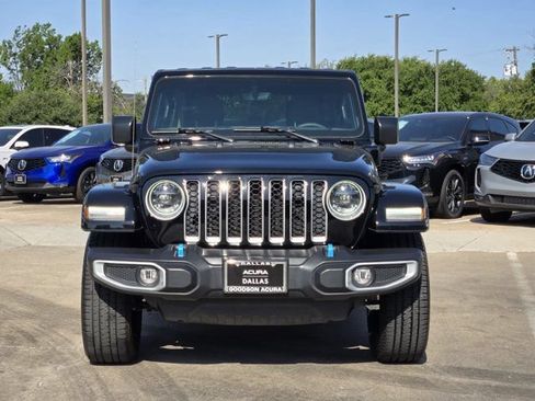 Used 2023 Jeep Wrangler Unlimited Sahara AWD/4WD image 3