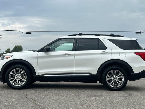 Certified 2020 Ford Explorer XLT w/ Equipment Group 202A AWD/4WD image 5